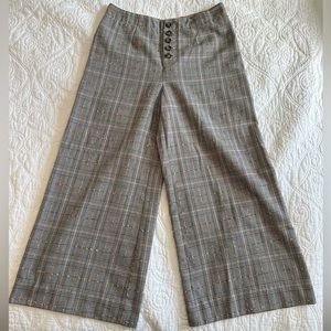 ANTHROPOLOGIE - Plaid Cropped High Rise culottes . Size 2